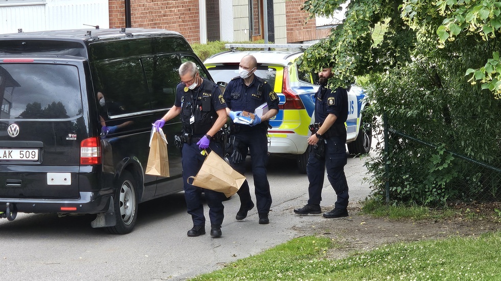 Polis på plats på Timmermansgatan i Norrköping.