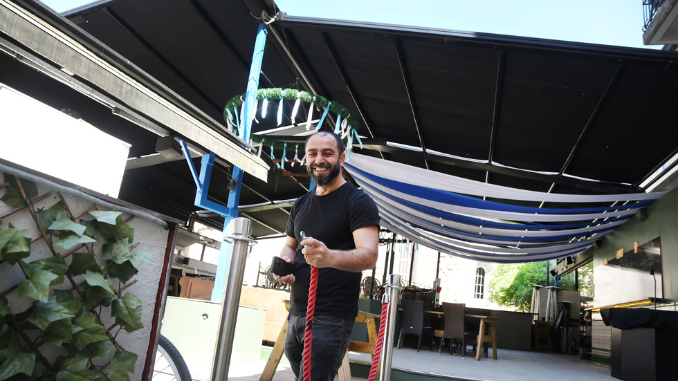 Aydin Akyuz öppnar German Beerhall på Stora torget, i gamla Brygghusets lokaler. Innergården ska dukas med långbord, tysk meny, kläder och korvar.