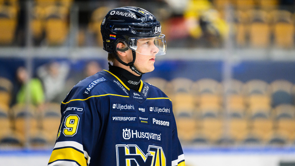 Henrik Borgström fälls för diving efter mötet mot Skellefteå AIK.