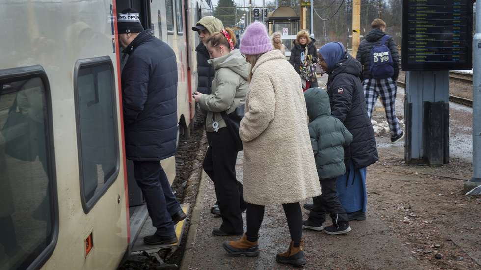 
Mälardalstrafik och MTR Mälartåg har kommit överens om att avbryta det nuvarande avtalet i förtid. Från och med 16 juni i år står Transdev för driften av Mälartåg.