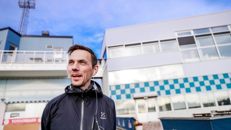 Bodentravets chef David Zimmer har jobbat hårt de senaste dagarna då "Spelskandalen" spelas in på hans arbetsplats.