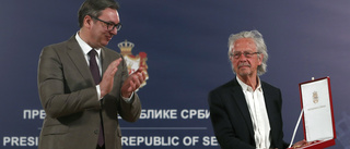 Nobelpristagaren Handke hyllas av Serbien