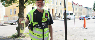 Hat är p-vaktens vardag – stadsvärden Björn Siljeström: "Han hotade hugga fötterna av mig"