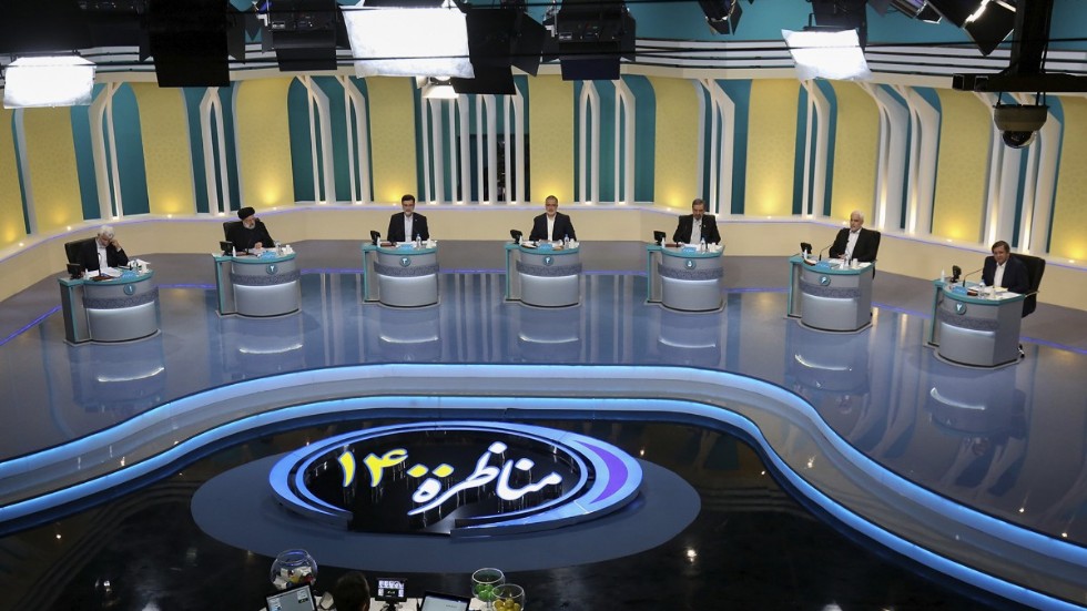 Valrörelsens första debatt. Från vänster: Said Jalili, Ebrahim Raisi, Amir Hossein Ghazizadeh Hashemi, Alireza Zakani, Mohsen Rezaei, Mohsen Mehralizadeh och Abdolnasser Hemmati.