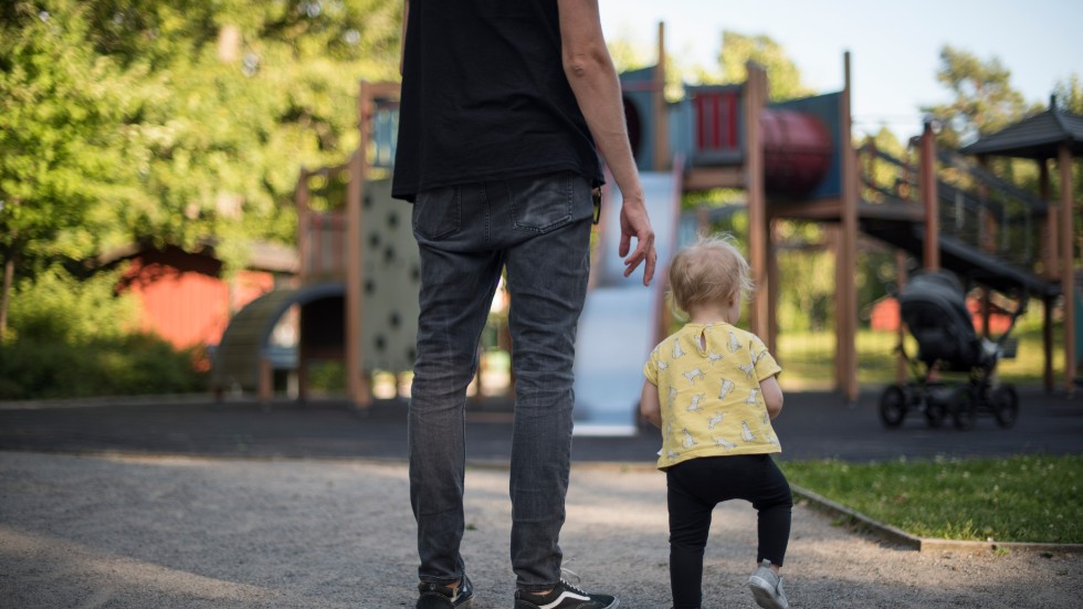 "Även om de inte kommer komma ihåg alla specifika lekparksbesök och pysselstunder hoppas jag att de kommer ha en samlad minnesbild från sin barndom att vi gjorde mycket saker tillsammans", skriver Amanda Strömqvist. 