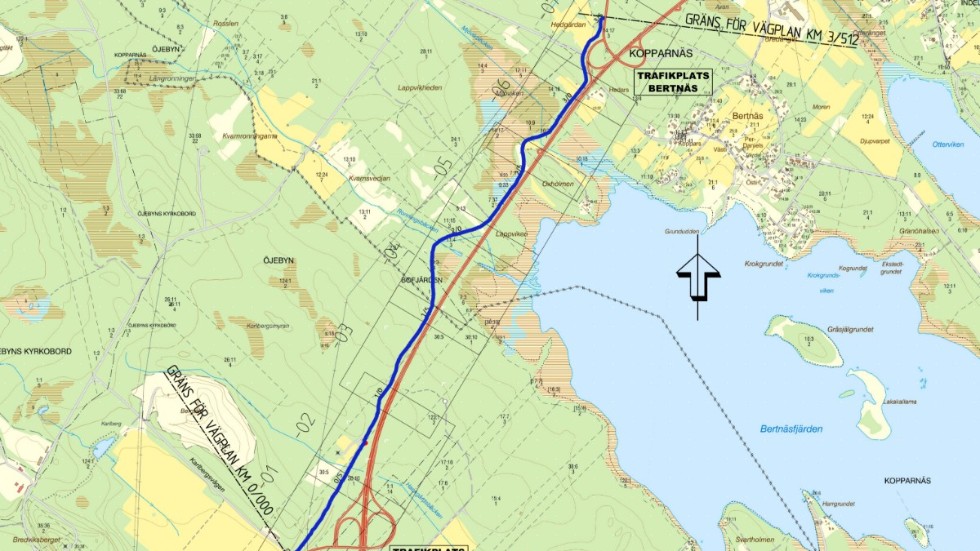 Mellan Norrfjärden och Öjebyn blir det en ny parallellväg. Byggstarten kommer inte försenas utan är fortfarande planerad till 2025.