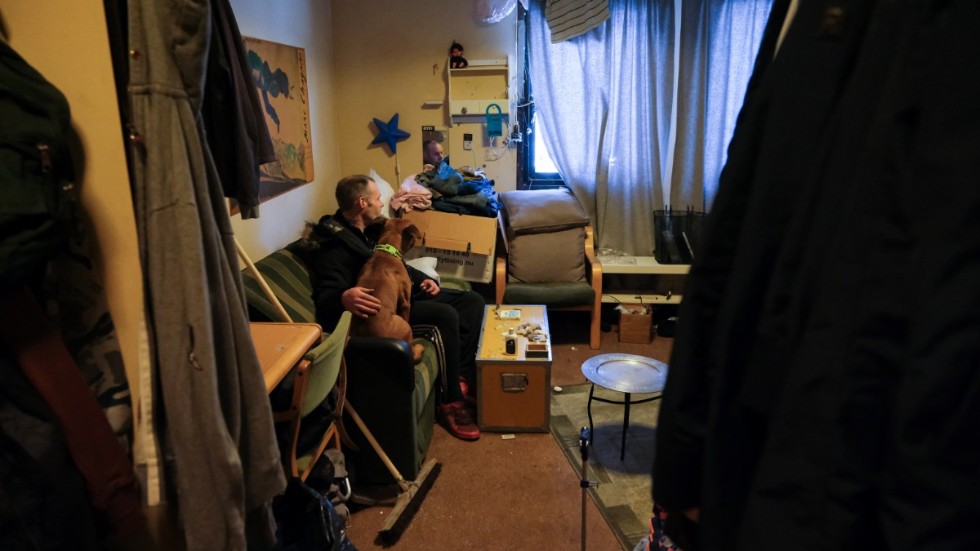 i LInköping saknas akutboende och många i aktivt missbruk är hänvisade till bostadslösningar som är både dyra och dåliga.