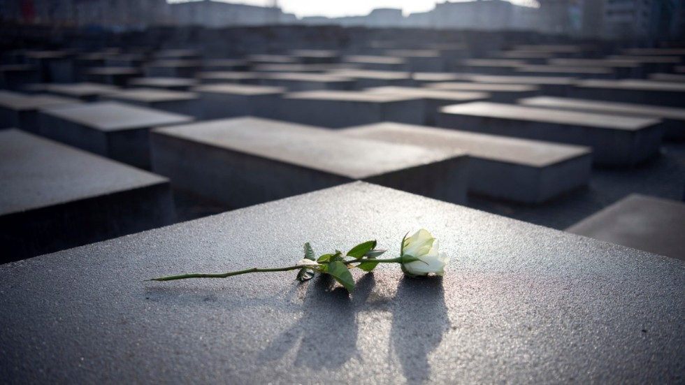 Det går till exempel inte att förstå Sveriges förhållande till Holocaust utan att känna till judarnas historia i landet, skriver 21 forskare. 