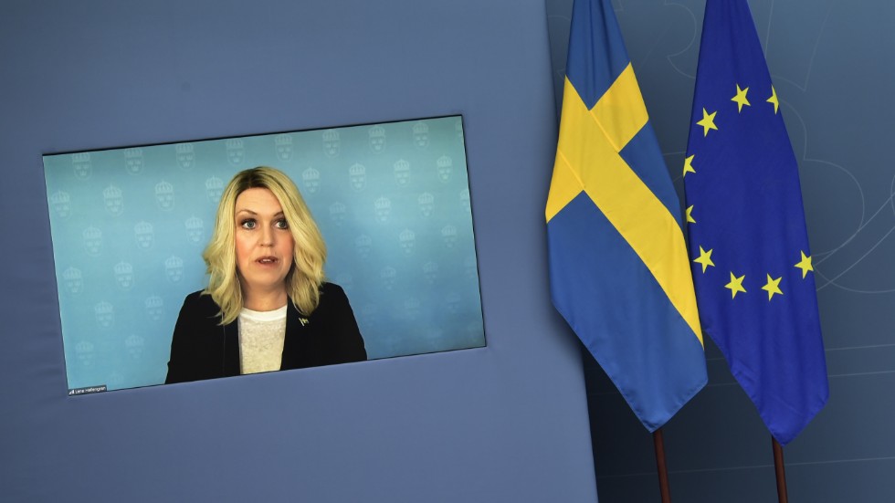 Socialminister Lena Hallengren vid den digitala pressträffen om vaccinprognosen.