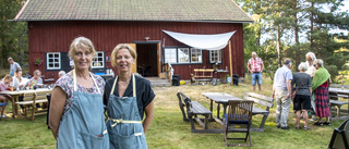 De öppnade eget kafé – långt inne i skogen