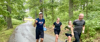 Regnigt triathlon gick av stapeln i Sparreholm: "Janne drog mig runt"