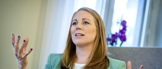 Blomberg: Håll Annie Lööf på minst en armlängds avstånd