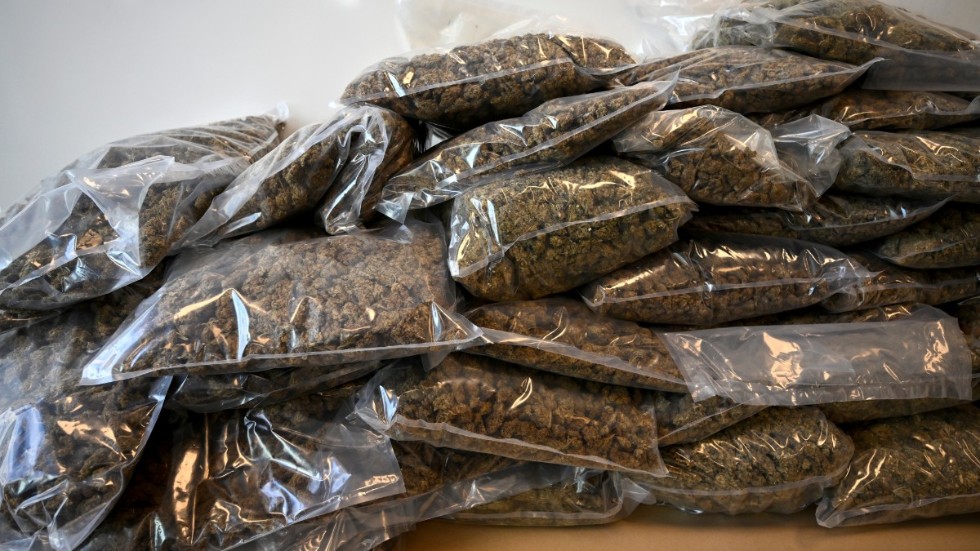 300 kilo narkotika beslagtogs i en lägenhet i Sollentuna under våren.