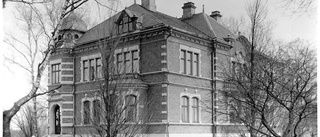 1928: Stadsfullmäktige under eget tak