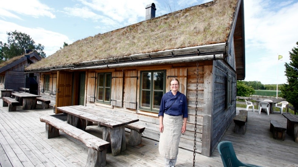 Monika Örnvall med familj är nya ägare till vägkrogen Emma Grön.