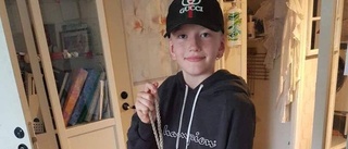 Denniz, 11, fiskade upp en stulen cykel med magnet