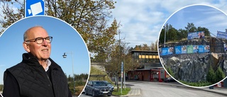 Stor stöld av valaffischer – rubbet försvann från Läggesta station: "Det är ju fruktansvärt i en demokrati"