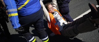 Demonstranter stoppade Tour de France