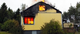 Villa nedbrunnen efter blixtnedslag