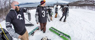 Se förberedelserna inför snowboardfesten