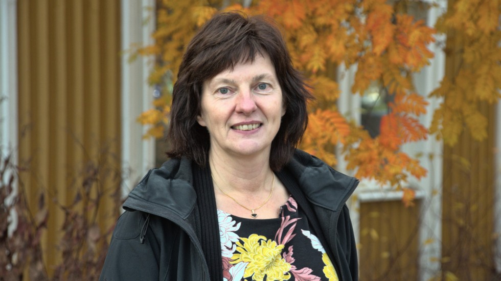 Katarina Lindberg, skolchef Övertorneå kommun har förståelse för att en paus av verksamheten påverkar familjerna negativt. Men menar på att man behöver se till helheten i frågan.