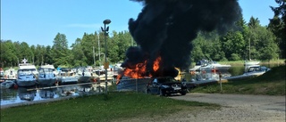 Båt fattade eld i Rotskärs hamn