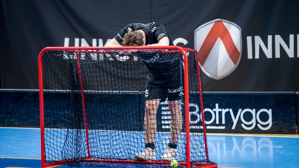 Oskar Hovlund inser att säsongen är över efter att Storvreta avgjort den femte kvartsfinalen i förlängning.