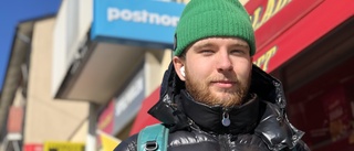 Nu kan du skicka hjälppaket gratis – Postnord levererar ✓Leo Hjertonsson, 17: "Bra att alla hjälper till"