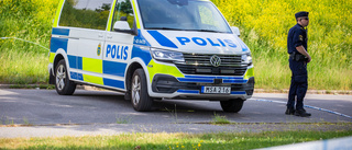 Två personer avlägsnades efter ordningsstörning