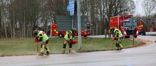 Kraftigt oljeläckage från sopbil  