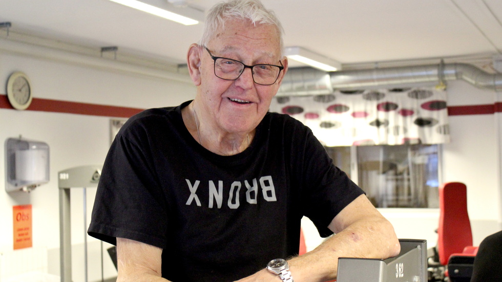 Lennart Strömberg, 91, har över 70 års erfarenhet av träning i olika former. De senaste 20 åren har det blivit styrketräning på Atletklubben. "Vi är som en familj här", säger han.