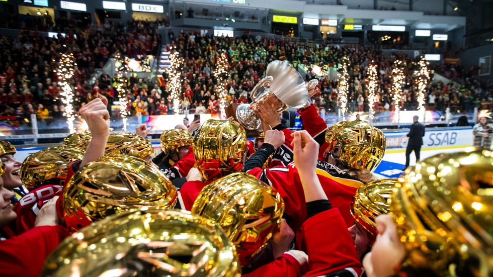 Guldglädje. Luleå firade sitt sjätte SM-guld i våras och är favorit igen. Arkivbild.