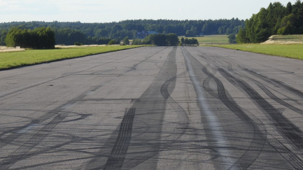 Olyckan inträffade på Malmby flygfält i Strängnäs på lördagen.