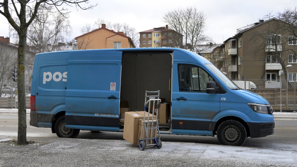 Paketleverans på gång. Arkivbild.
