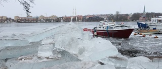 Stort jobb när fritidsbåt skulle bärgas