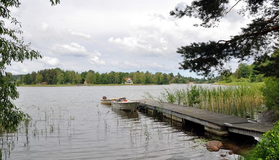 Från båtbryggan kan man skåda det som en gång var "Björkis", Ett Stokholmskollo.