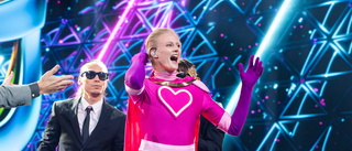 Superhjälte åker ur "Masked singer"