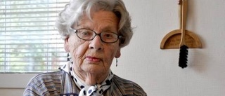 Edit Johansson, 92, släpper inte insamlingsbössan