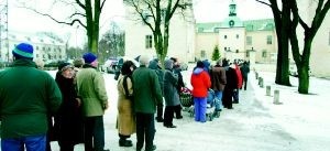 Nyrenoverat slott lockade tusentals