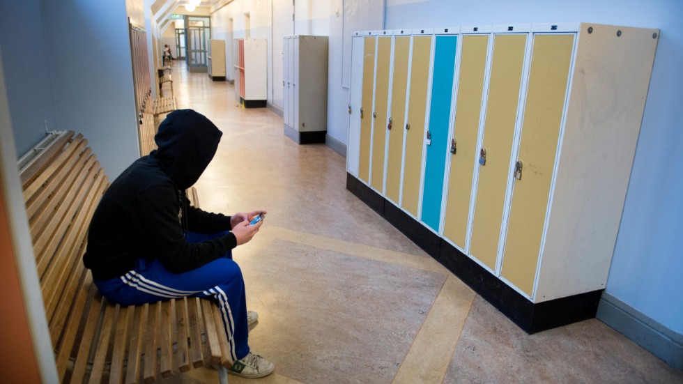 Samtliga politiker svarade "ja", när en läsare via tidningens kampanj inför valet 2018 undrade om de kunde lova att alla barn ska få det stöd i skolan som de har rätt till enligt skollagen. Eleven eller korridoren på bilden har inget med artikeln att göra. Arkivbild.