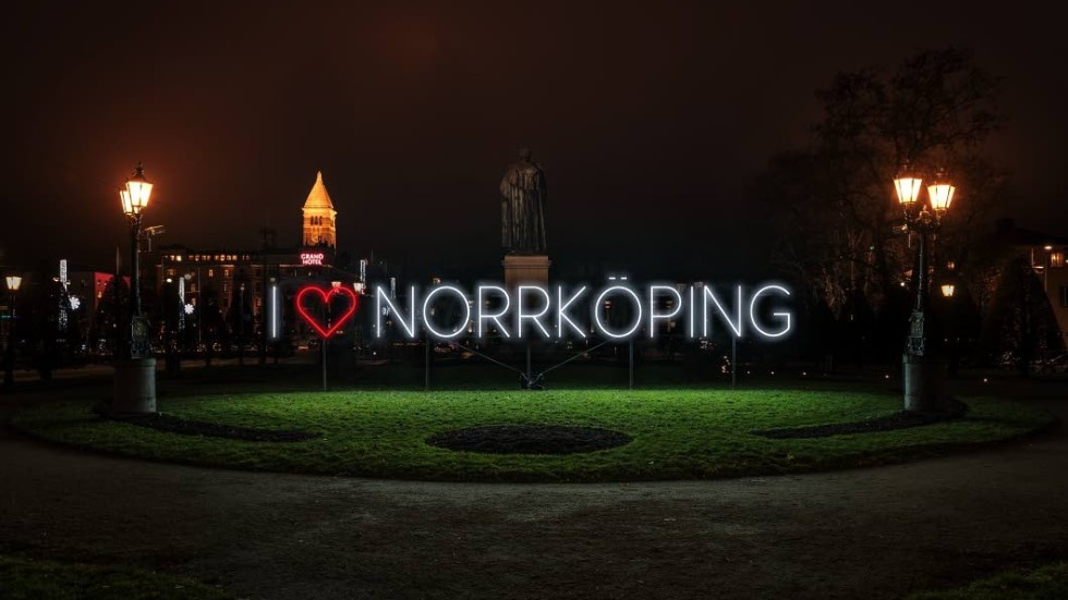Årets upplaga av Norrköping Light festival kan tvingas banta på grund av de skenande elpriserna.