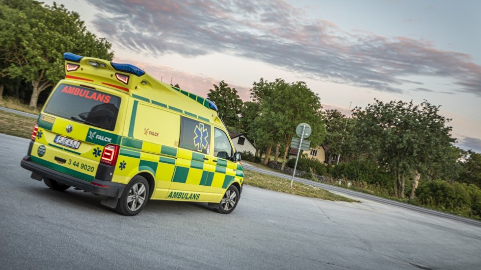 Mannen som försvann på södra Gotland under måndagskvällen hittades på tisdagen i närheten av Lojsta kyrka. Han var vid upphittandet nedkyld, och fördes med ambulans till Visby lasarett. 