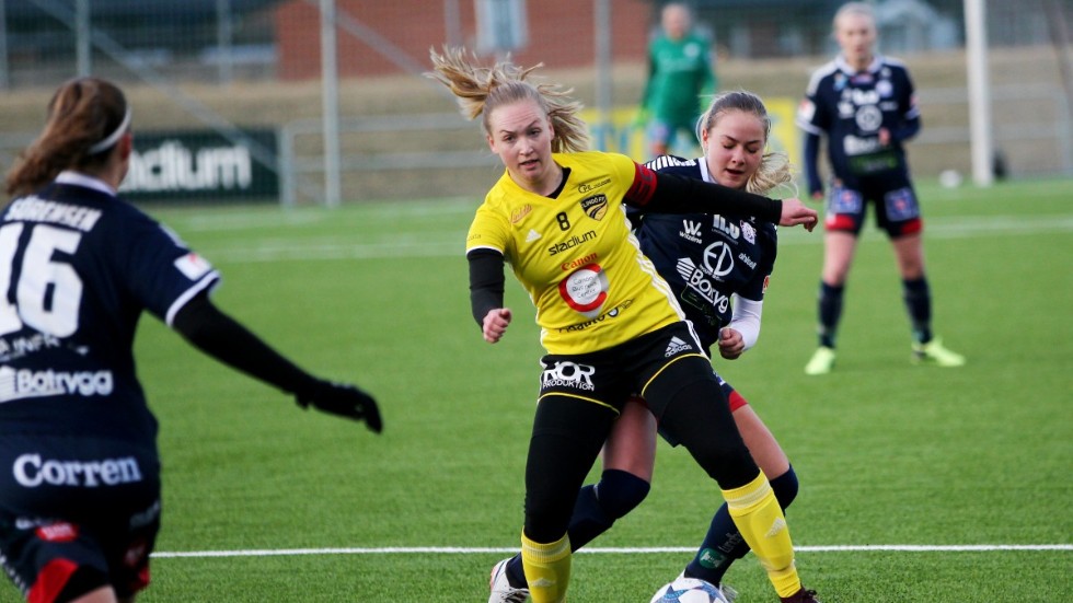 Agnes Månsson och Lindö får lämna division 1.