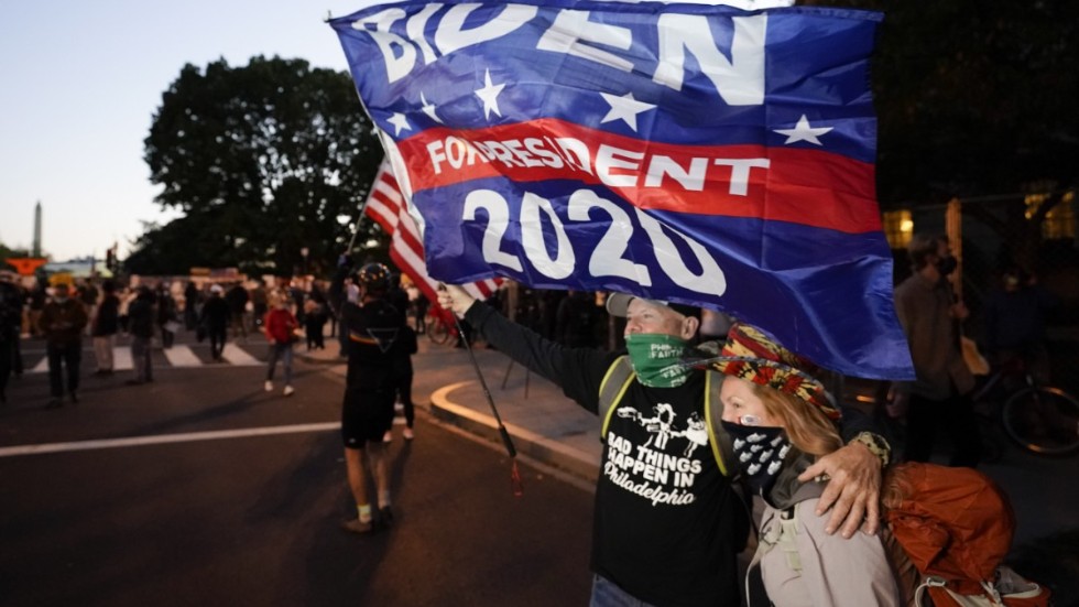 Bidenanhängare utanför Vita huset i Washington DC.