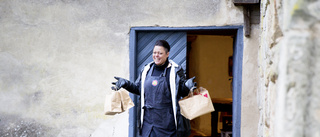 Julbord ställs in och maten packas ner