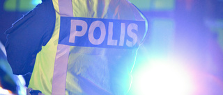 Polis till sjukhus efter ingripande