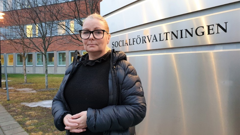 Den som inte är Luleåbo ska i första hand erbjudas en resa hem, förklarar Anna Saxin, verksamhetschef inom myndighetsutövning vid socialförvaltningen på frågan om hur en Luleåbo kan definieras om den är hemlös. 