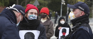 Protester mot polskt abortbeslut