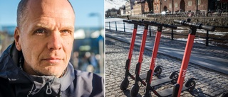 Vill ha p-böter och markhyra för elsparkcyklar: "Ser skräpiga ut"