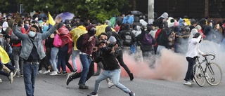 Skattereform slopas efter dödliga protester